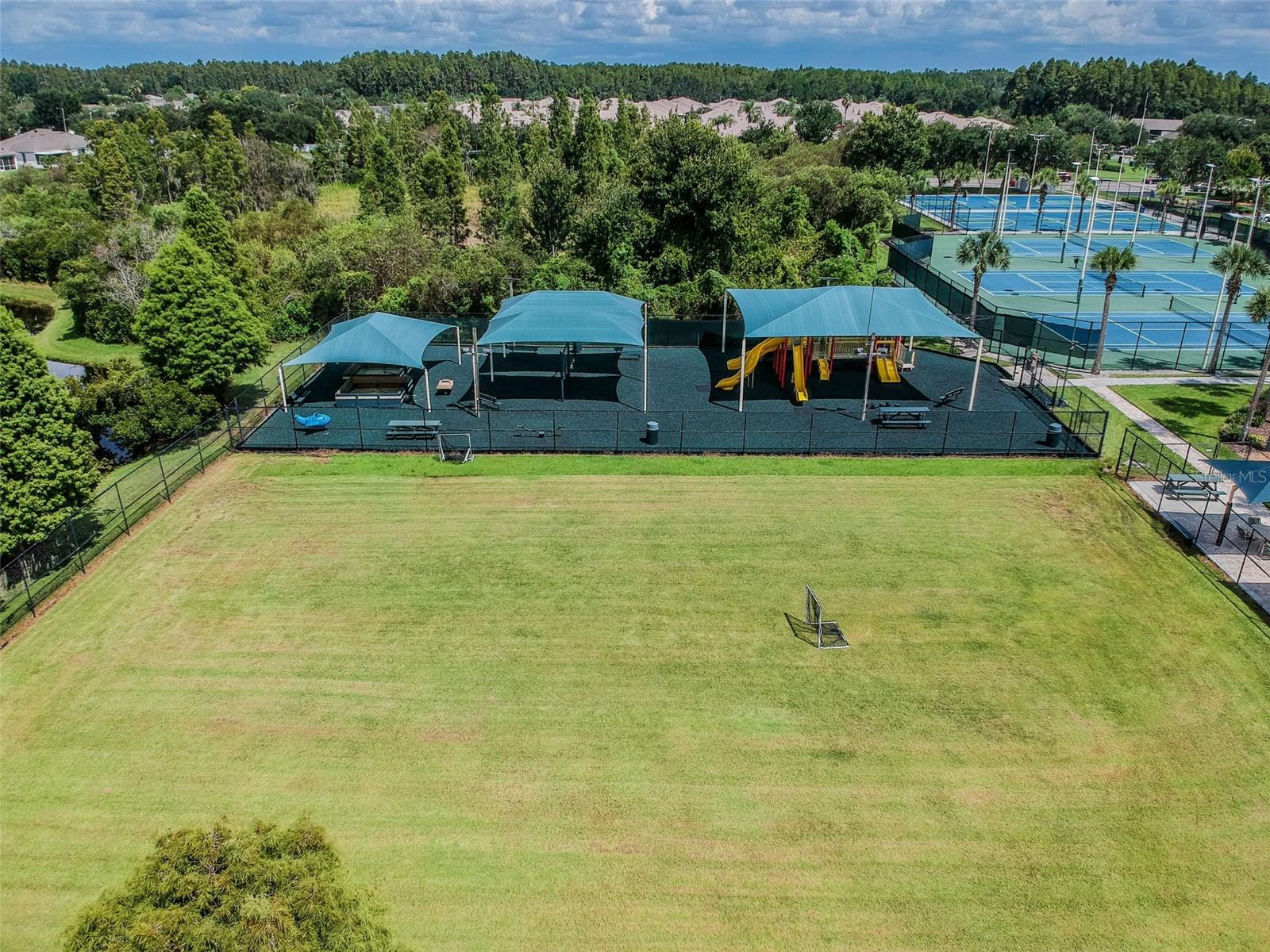 Listing photo id 67 for 29228 Birds Eye Drive