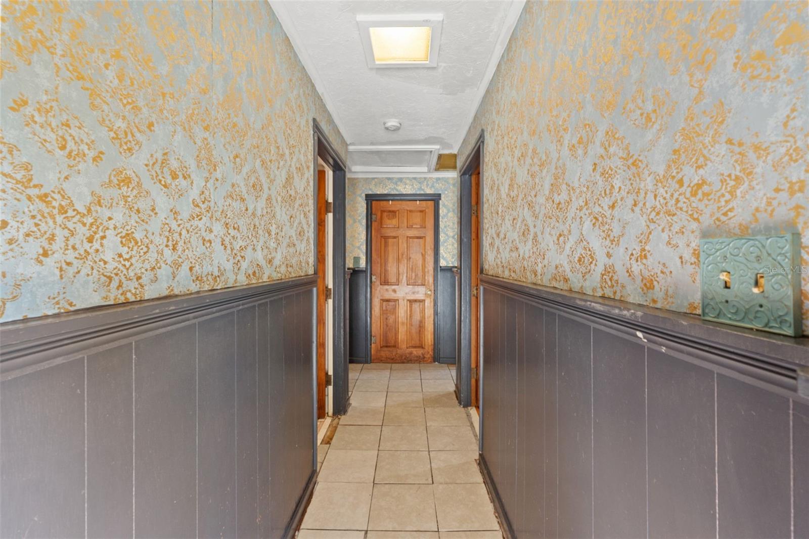 Image 23 of 79 For 4877 Merlin Circle