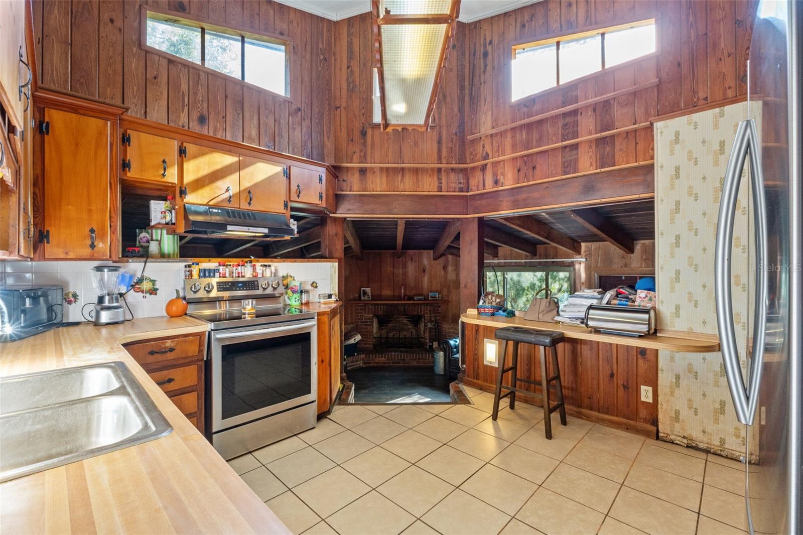 Image 25 of 79 For 4877 Merlin Circle