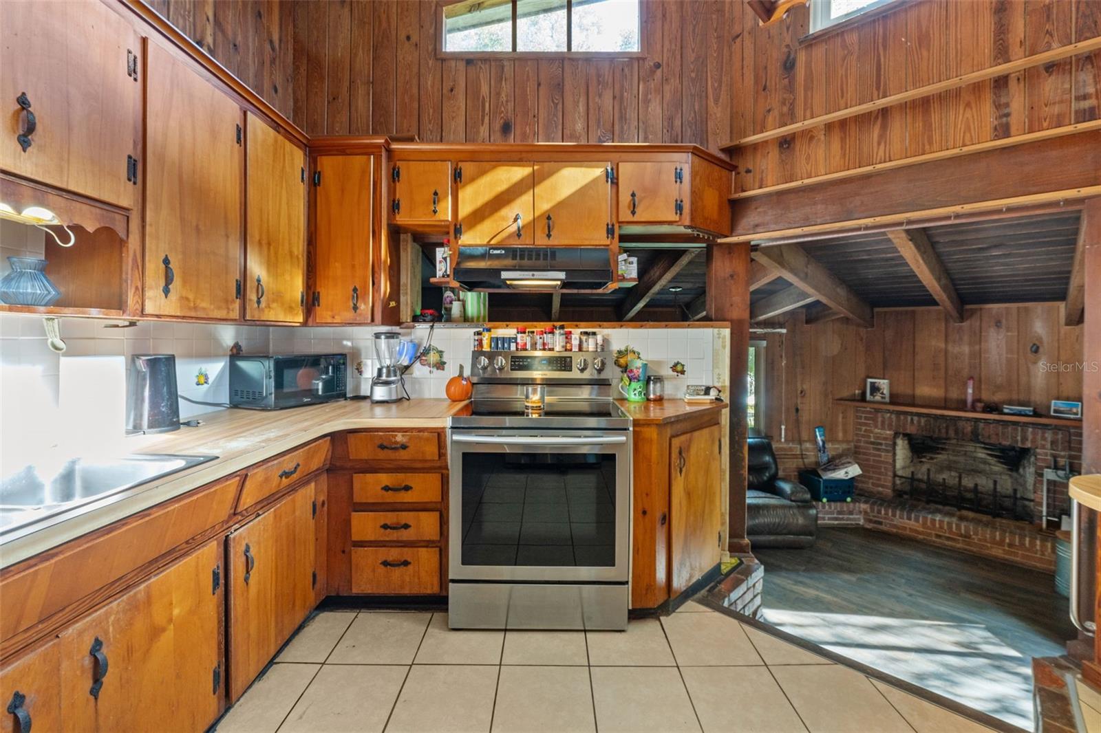 Image 26 of 79 For 4877 Merlin Circle