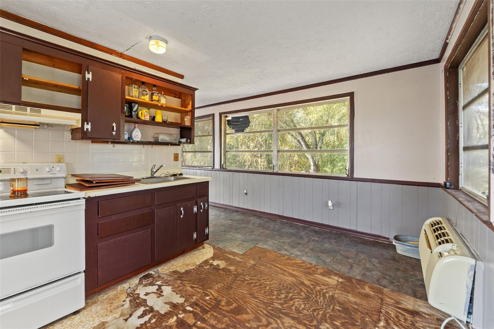 Image 63 of 79 For 4877 Merlin Circle