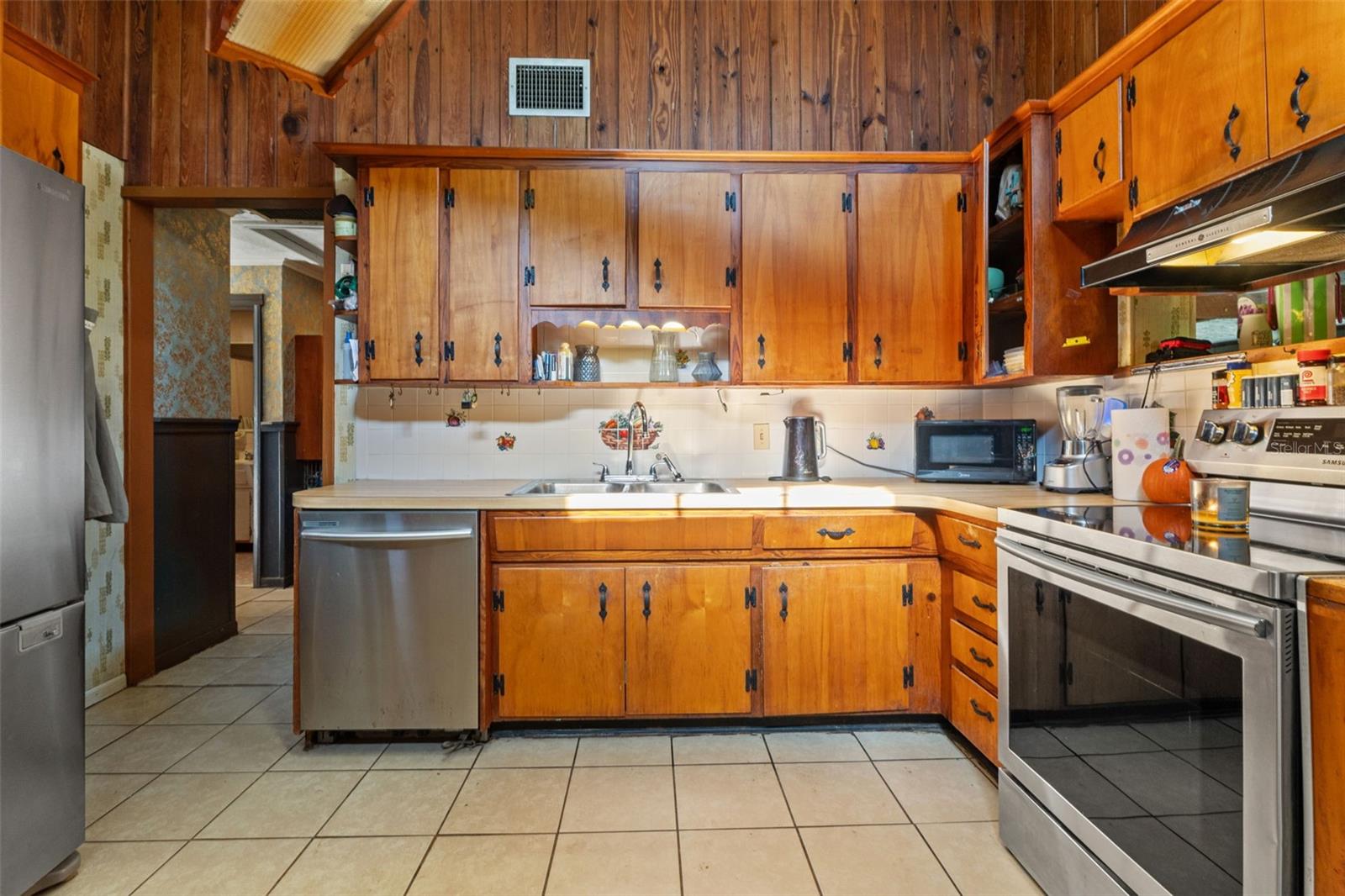 Image 75 of 79 For 4877 Merlin Circle