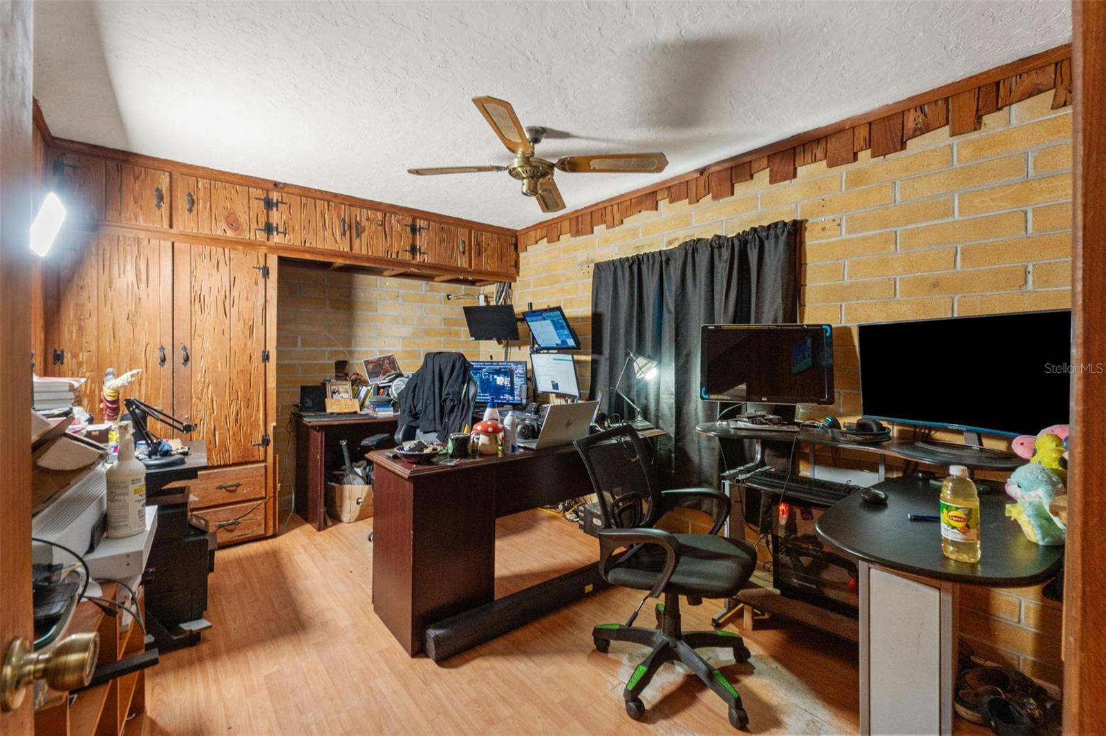 Image 76 of 79 For 4877 Merlin Circle