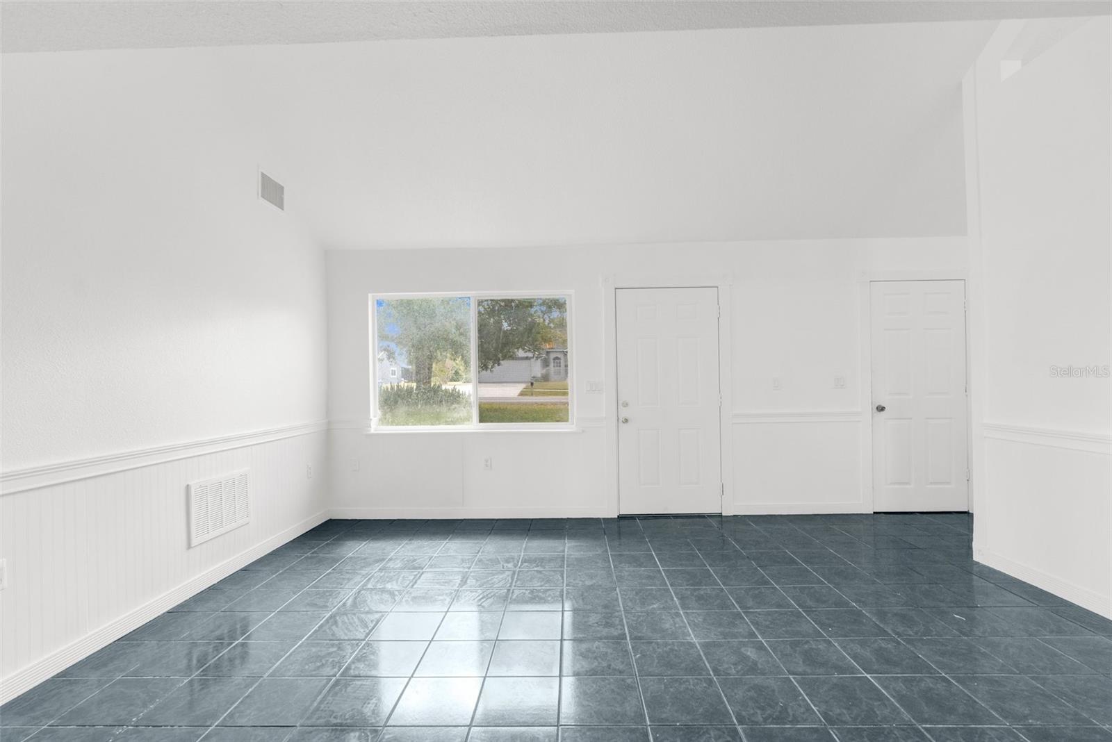 Image 11 of 32 For 10221 Elgin Boulevard