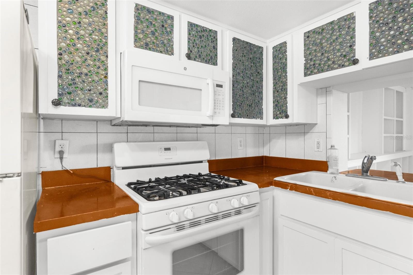 Image 15 of 32 For 10221 Elgin Boulevard