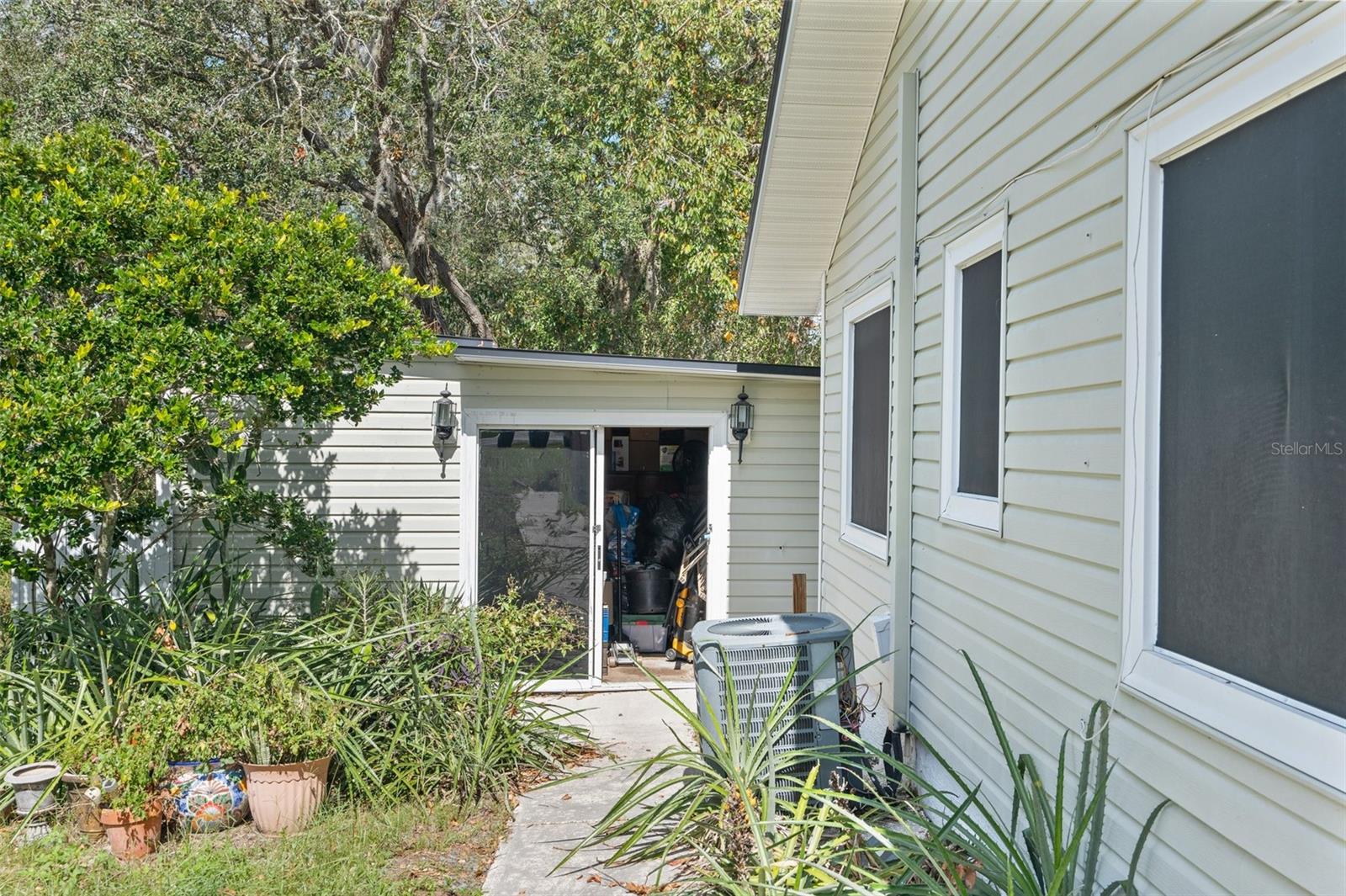 Image 6 of 32 For 10221 Elgin Boulevard