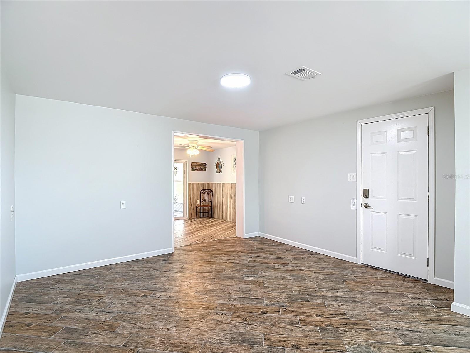 Image 14 of 80 For 13607 Frances Avenue