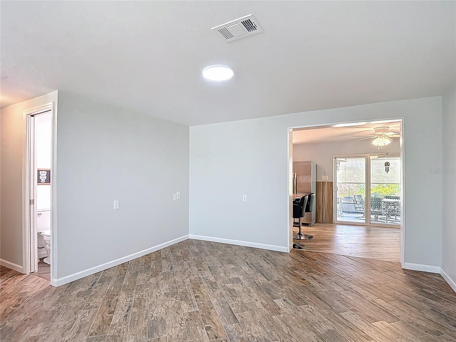 Image 17 of 80 For 13607 Frances Avenue