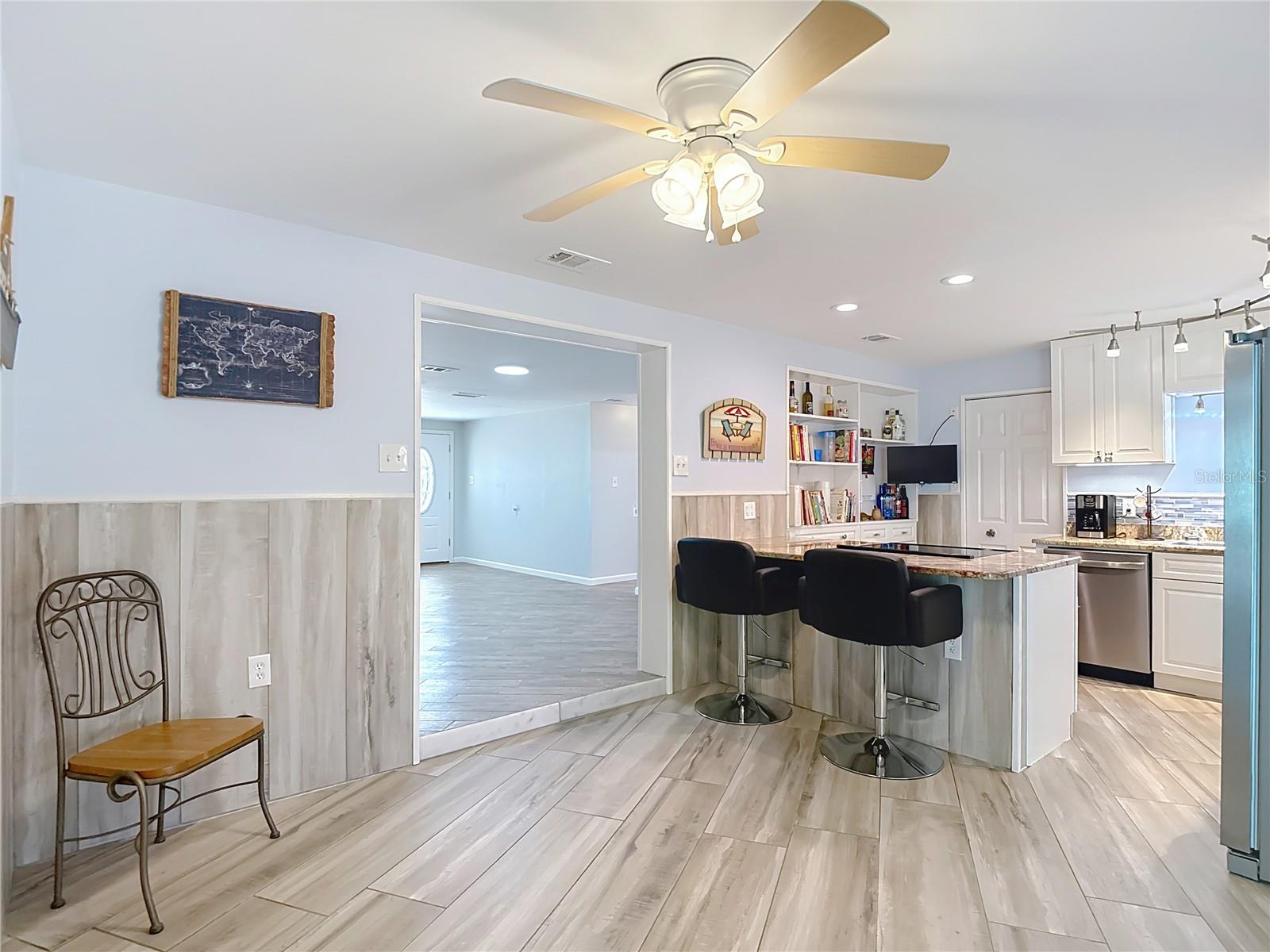 Image 19 of 80 For 13607 Frances Avenue