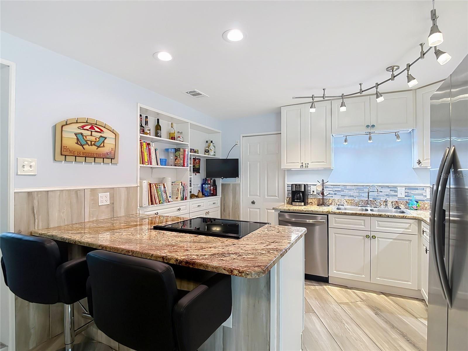 Image 21 of 80 For 13607 Frances Avenue