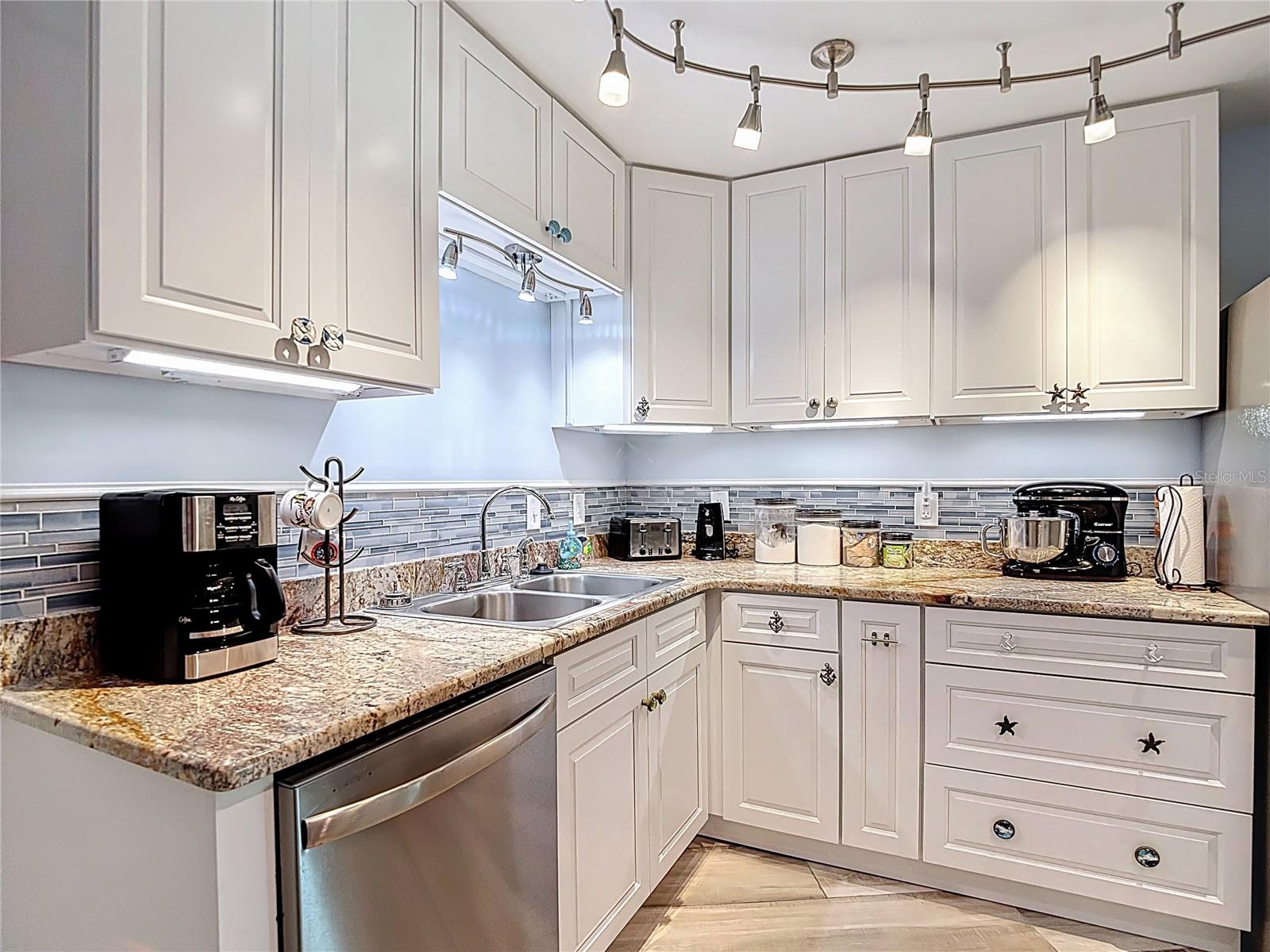 Image 23 of 80 For 13607 Frances Avenue