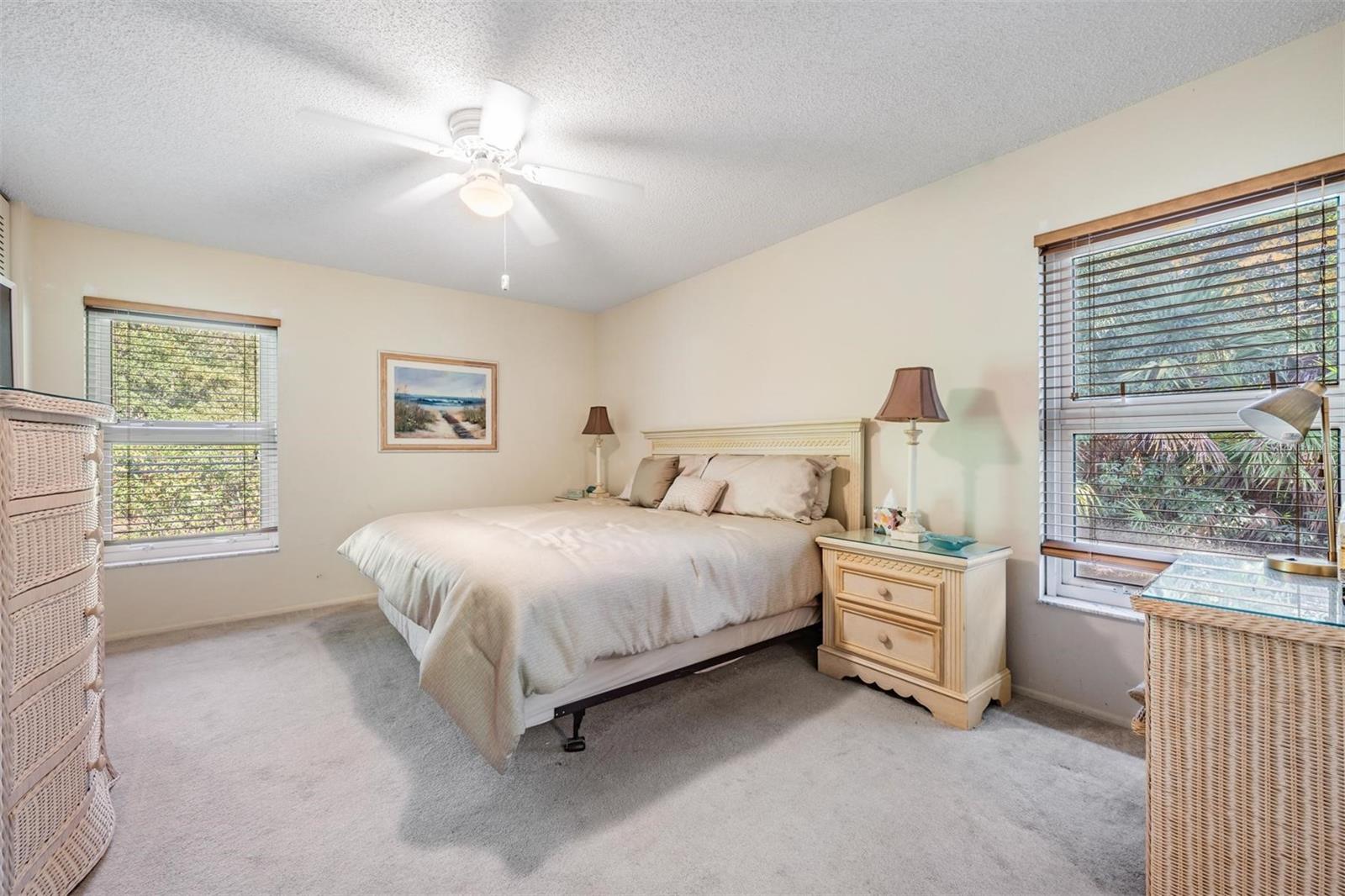 Image 17 of 41 For 10600 Mira Vista Drive