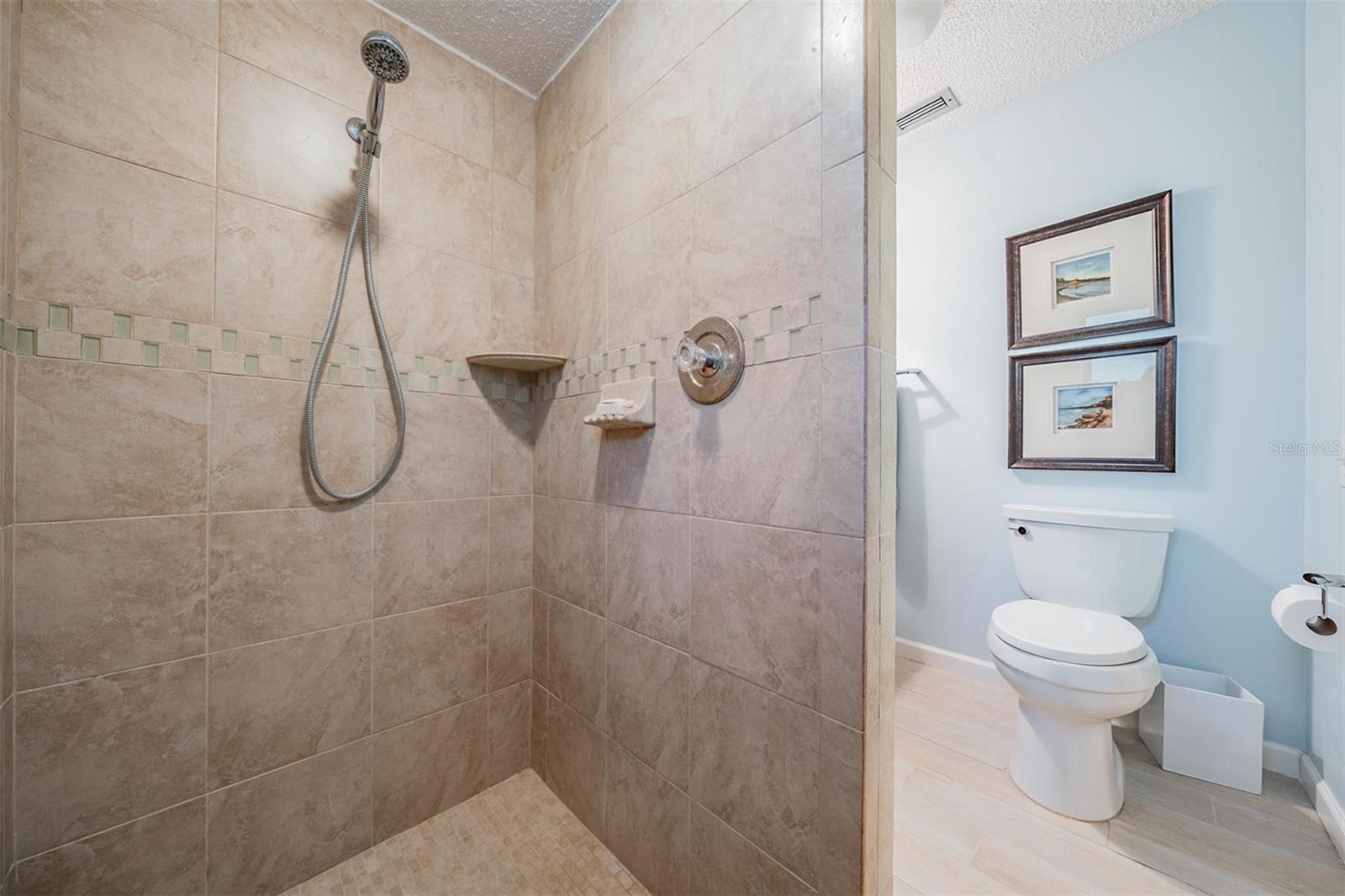 Image 19 of 41 For 10600 Mira Vista Drive