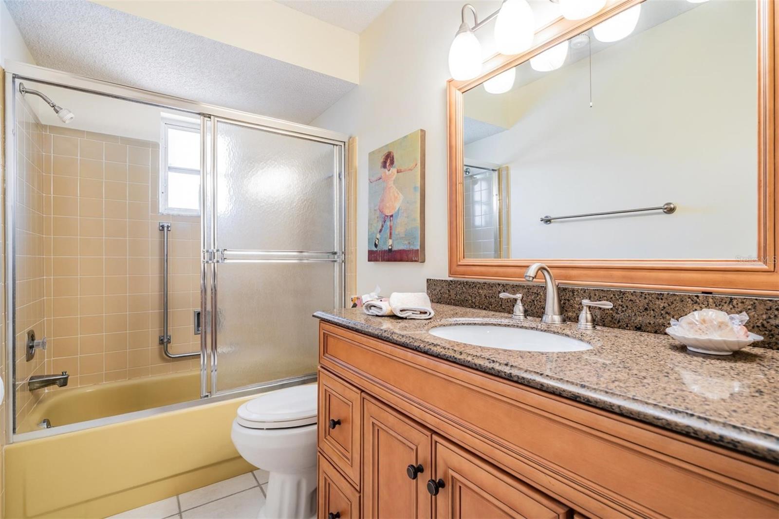 Image 21 of 41 For 10600 Mira Vista Drive