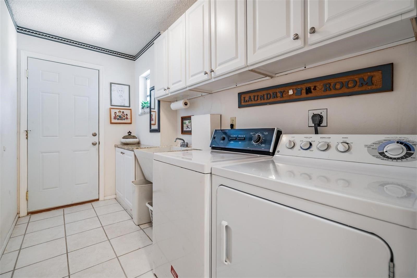 Image 22 of 41 For 10600 Mira Vista Drive