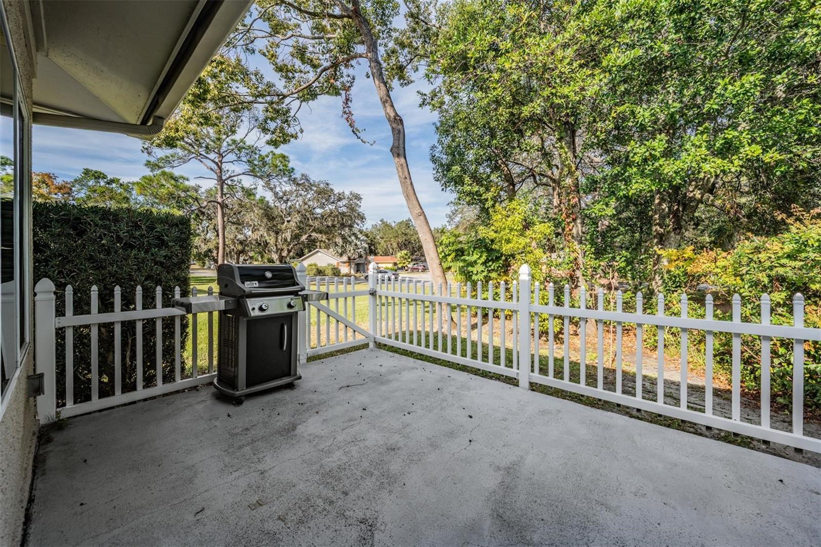 Image 23 of 41 For 10600 Mira Vista Drive