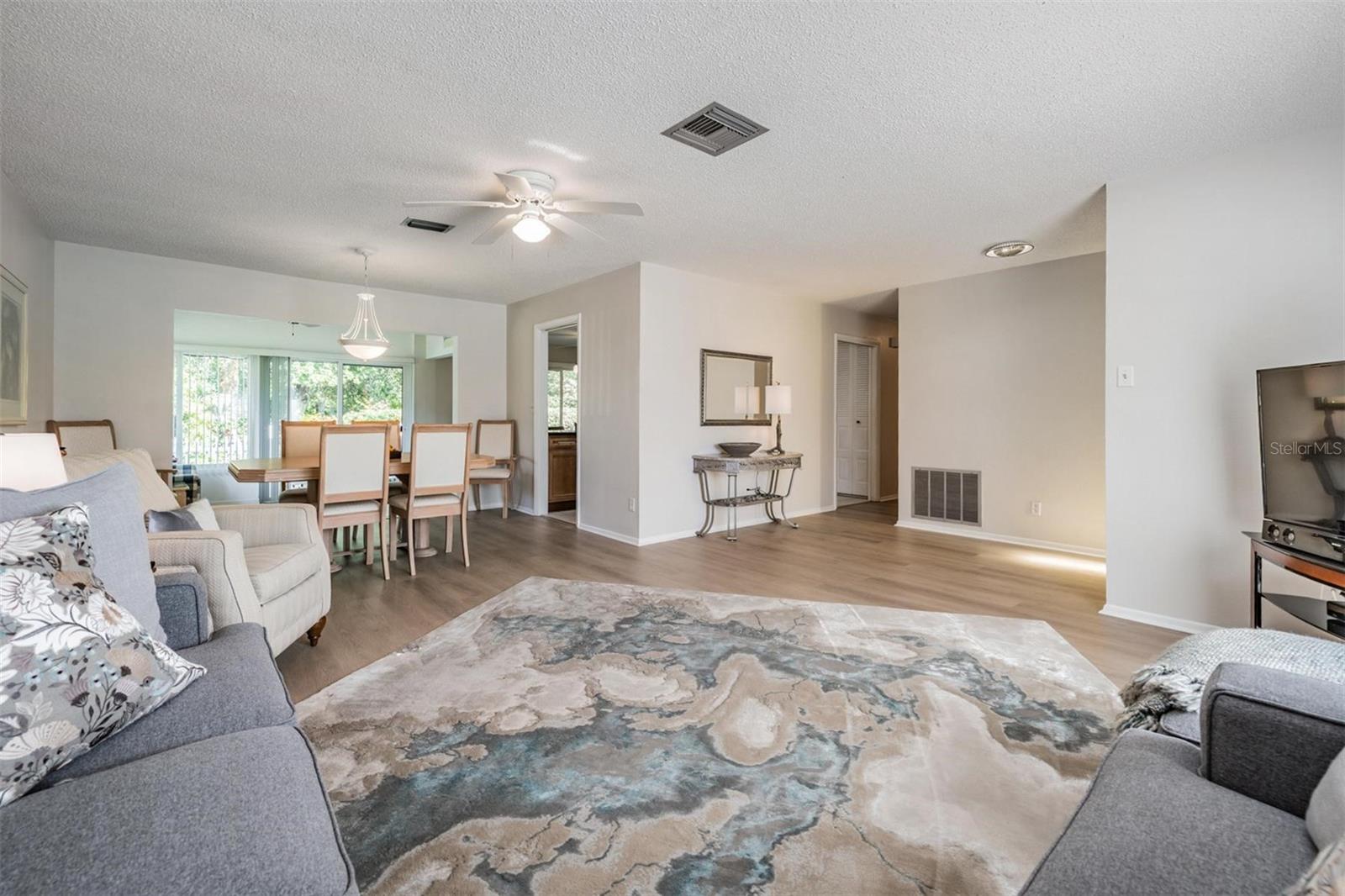 Image 5 of 41 For 10600 Mira Vista Drive