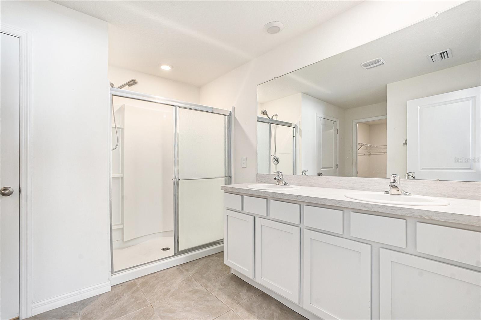 Image 11 of 17 For 3900 Autumn Amber Drive