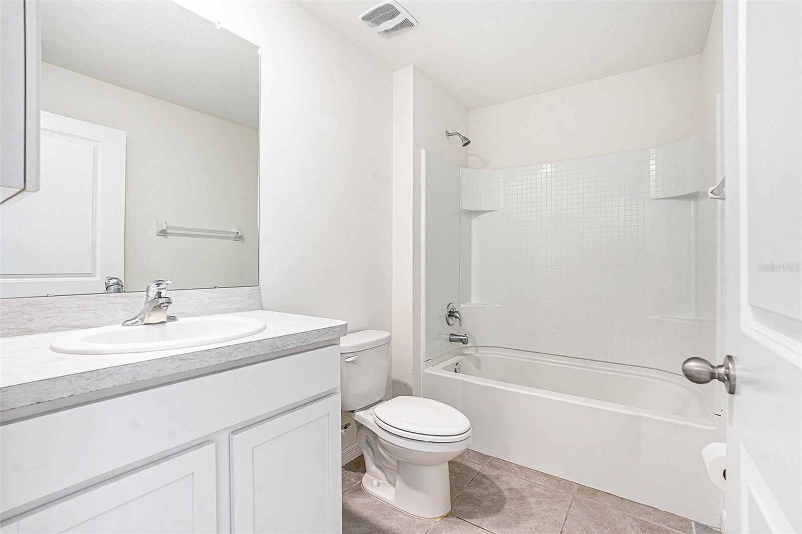 Image 14 of 17 For 3900 Autumn Amber Drive