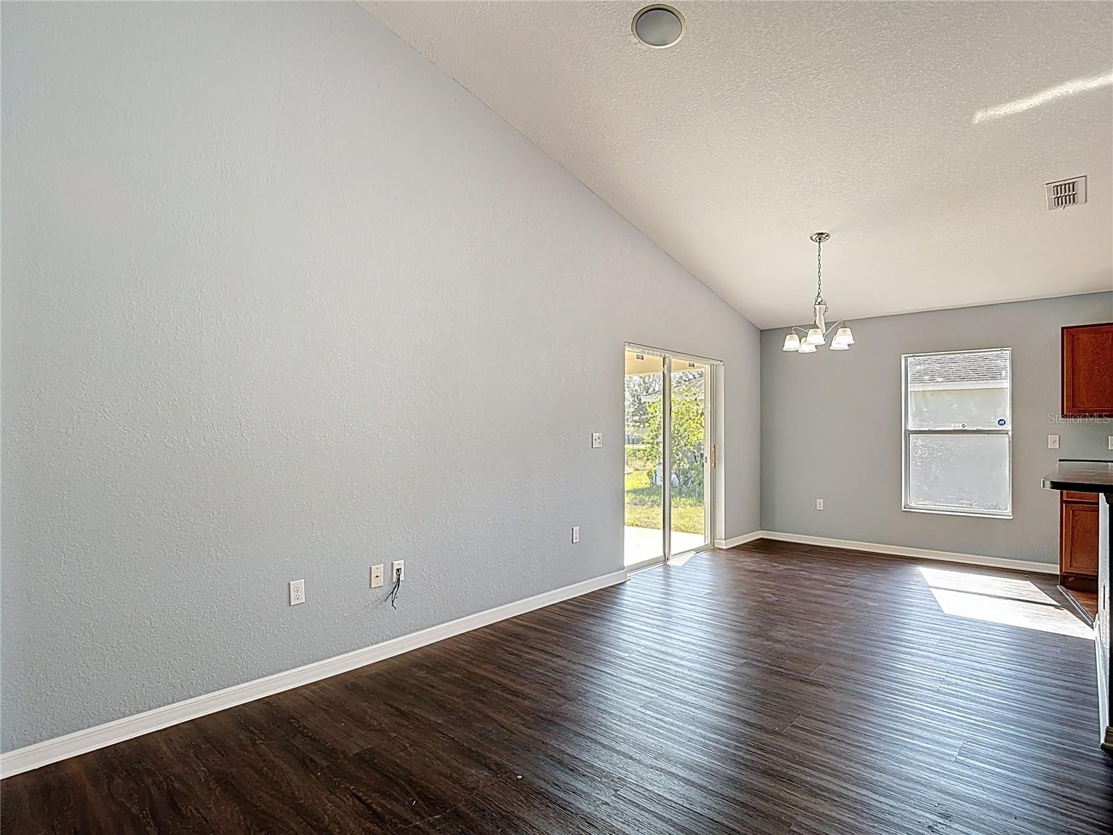 Image 10 of 55 For 13548 Marilyn Court