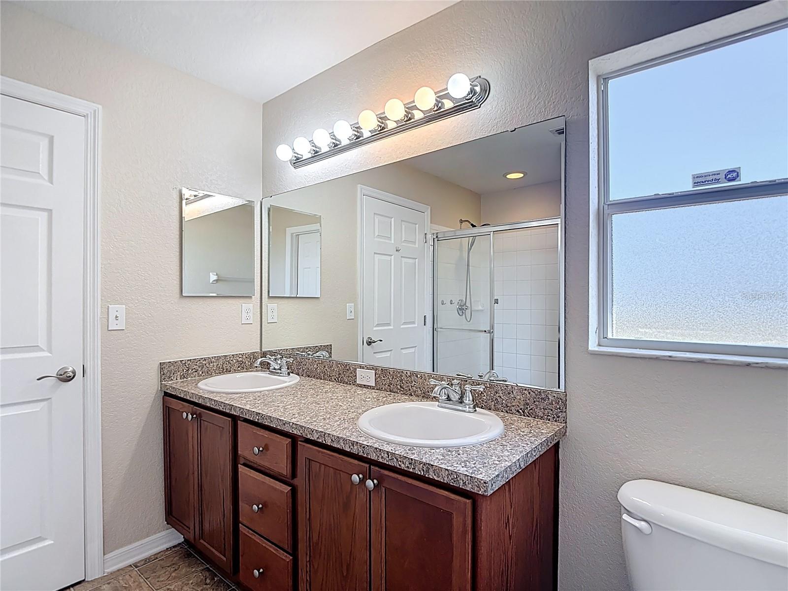 Image 38 of 55 For 13548 Marilyn Court