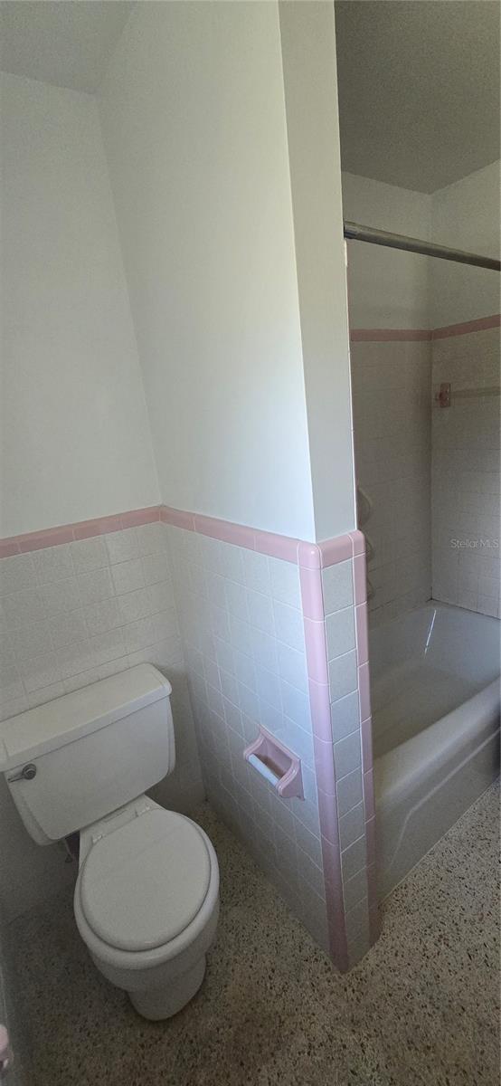 Image 19 of 31 For 5067 Mockingbird Drive