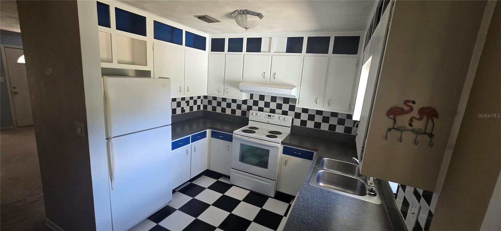 Image 21 of 31 For 5067 Mockingbird Drive