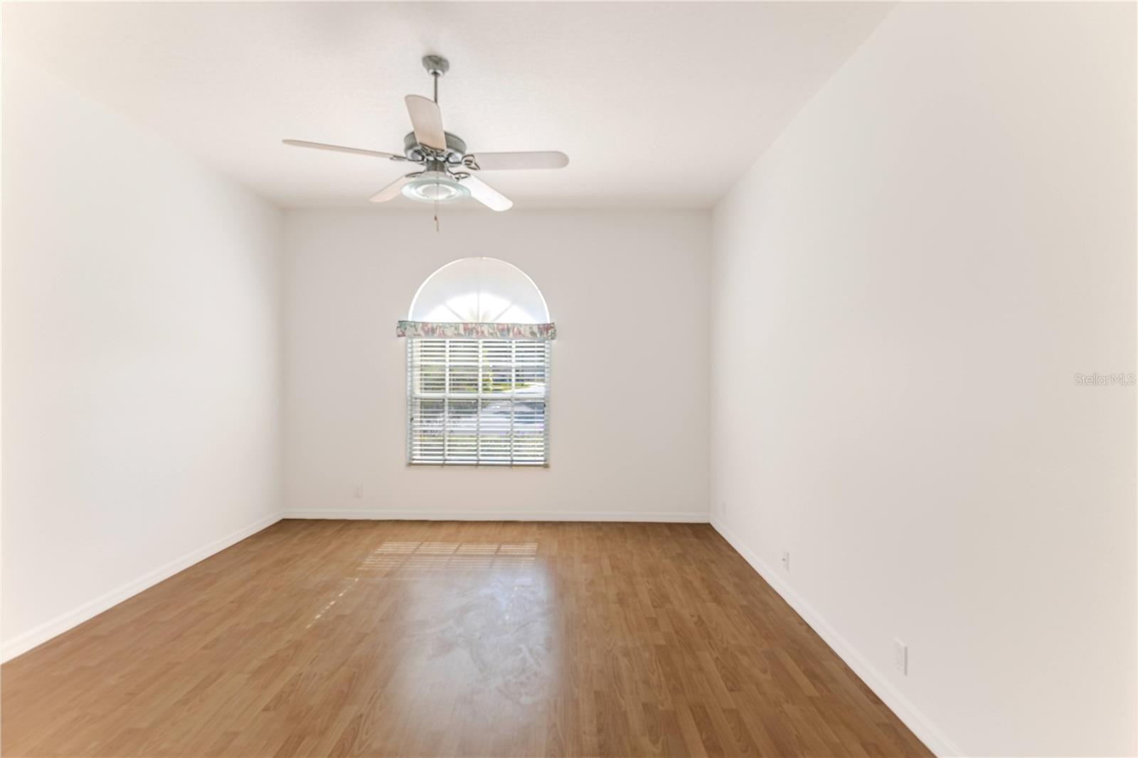 Listing photo id 9 for 15033 Middle Fairway Drive