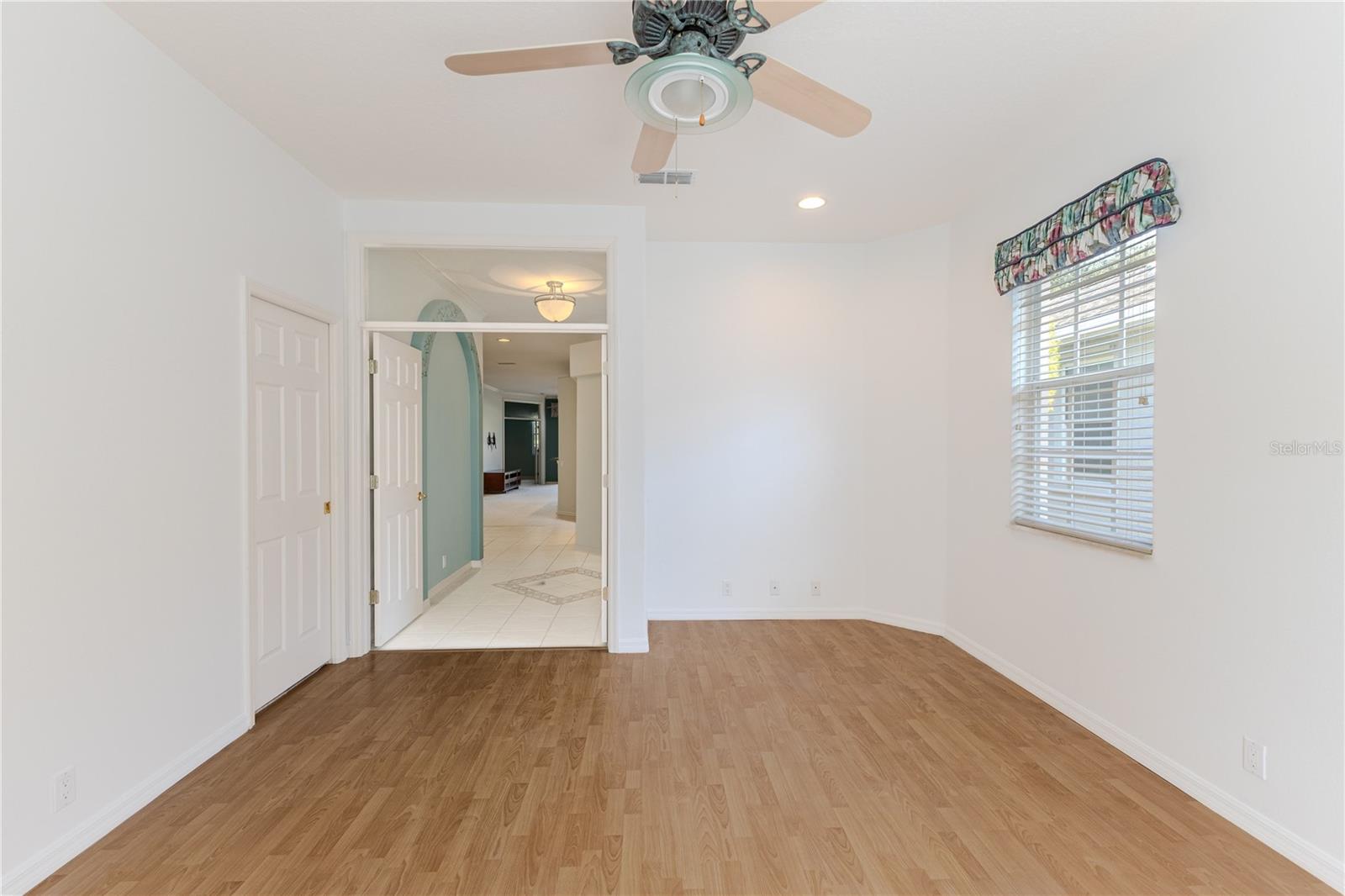 Listing photo id 10 for 15033 Middle Fairway Drive