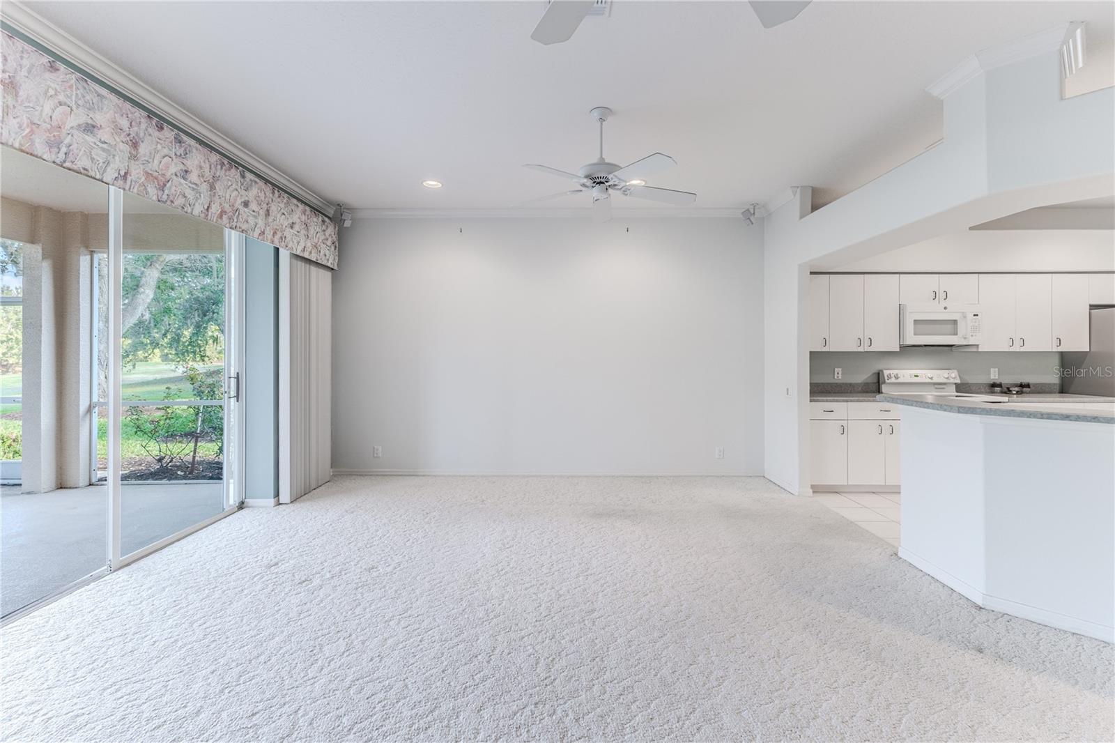 Listing photo id 14 for 15033 Middle Fairway Drive