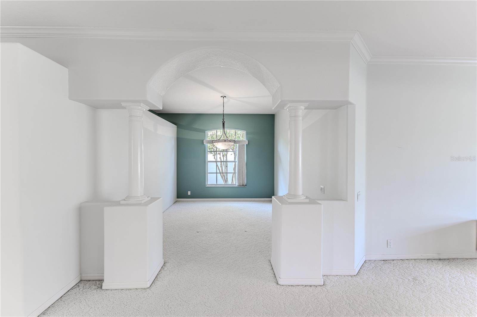 Listing photo id 23 for 15033 Middle Fairway Drive