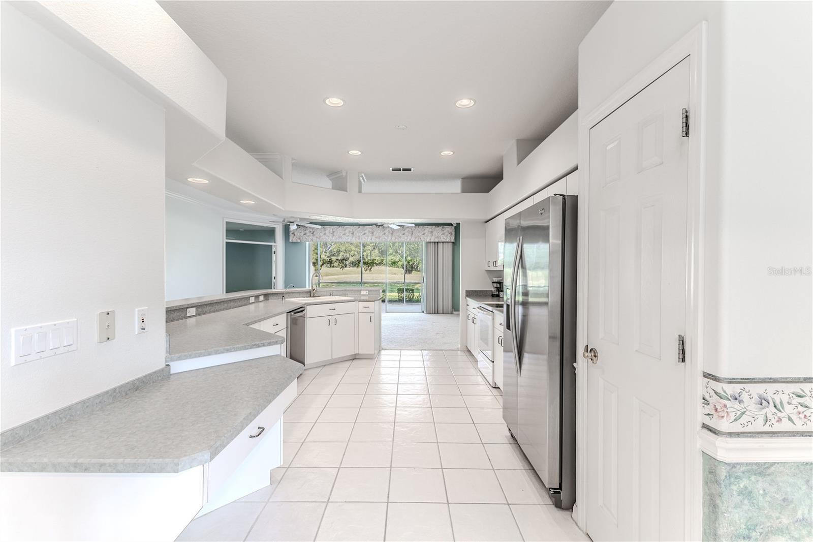 Listing photo id 29 for 15033 Middle Fairway Drive