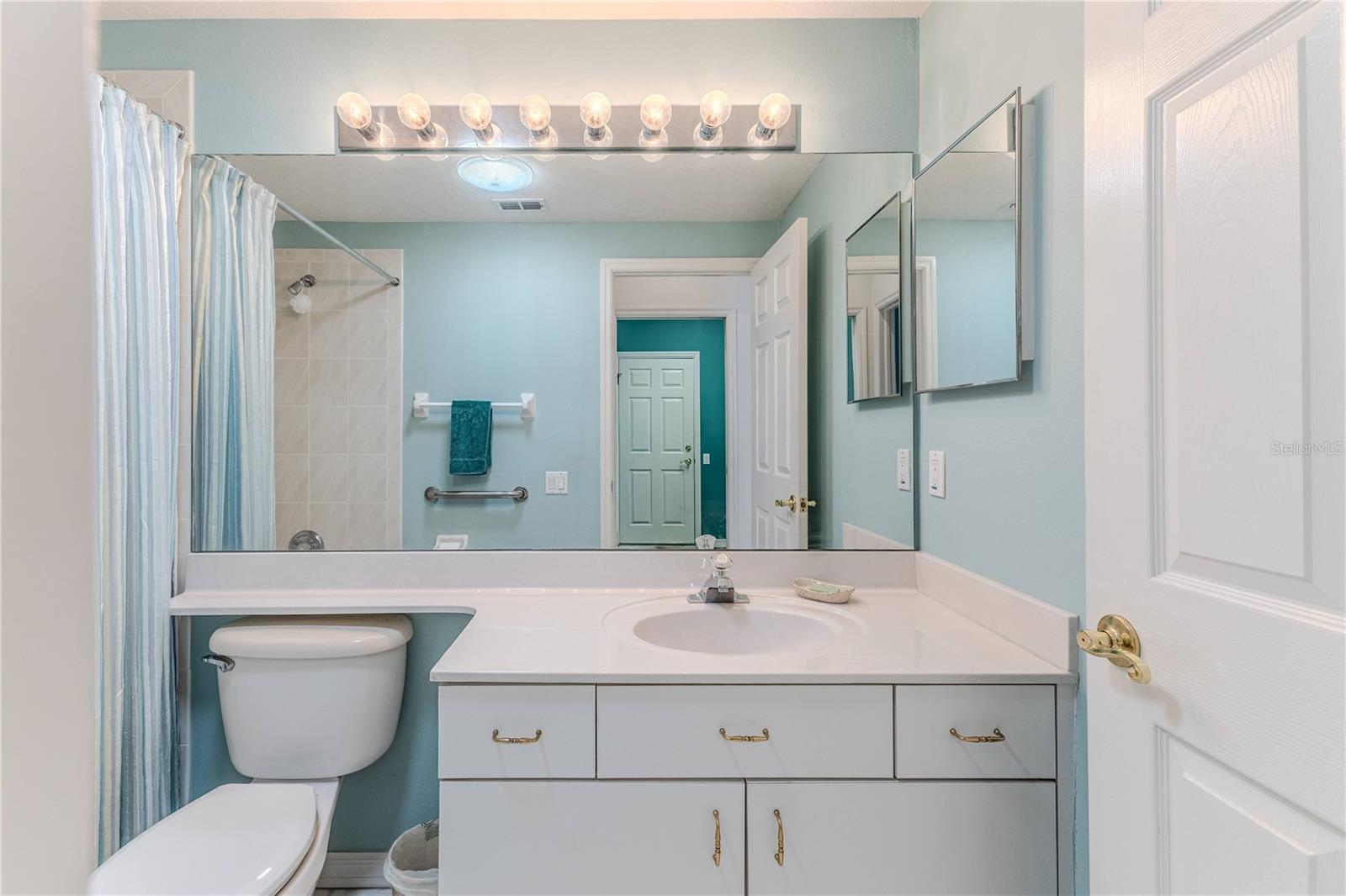 Listing photo id 34 for 15033 Middle Fairway Drive