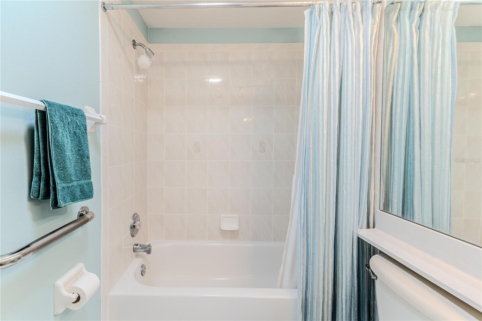 Listing photo id 36 for 15033 Middle Fairway Drive