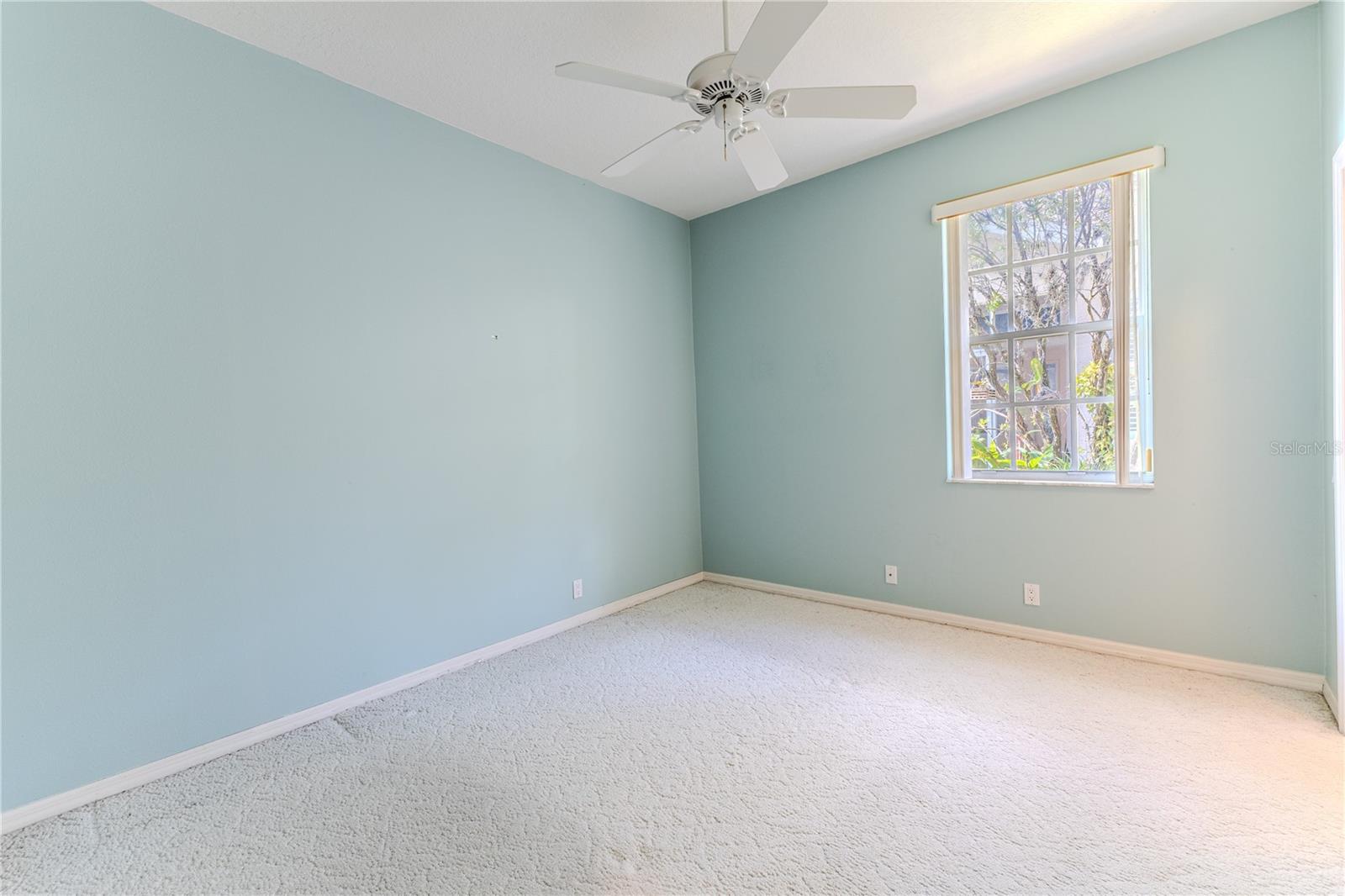 Listing photo id 37 for 15033 Middle Fairway Drive