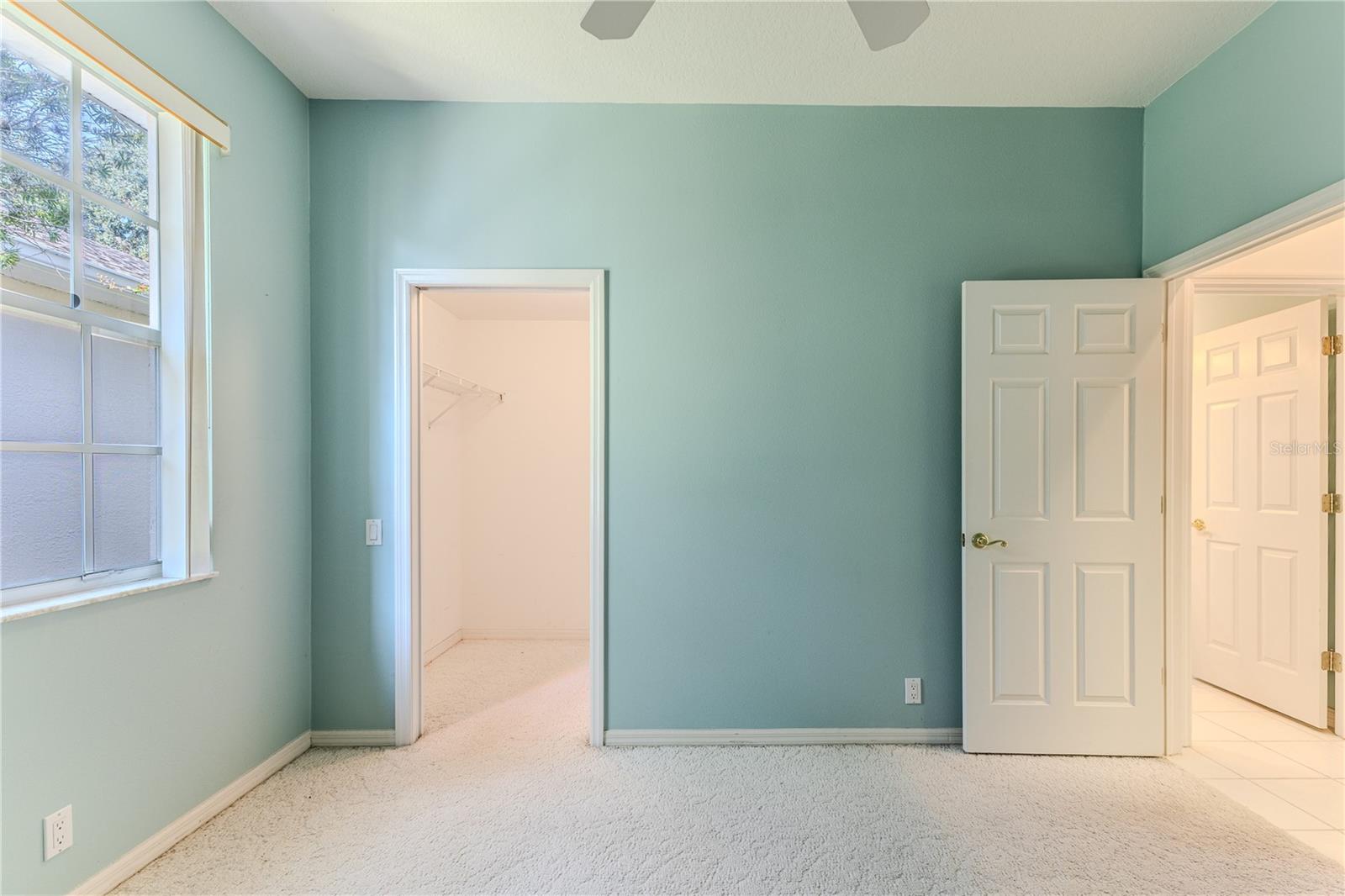 Listing photo id 38 for 15033 Middle Fairway Drive