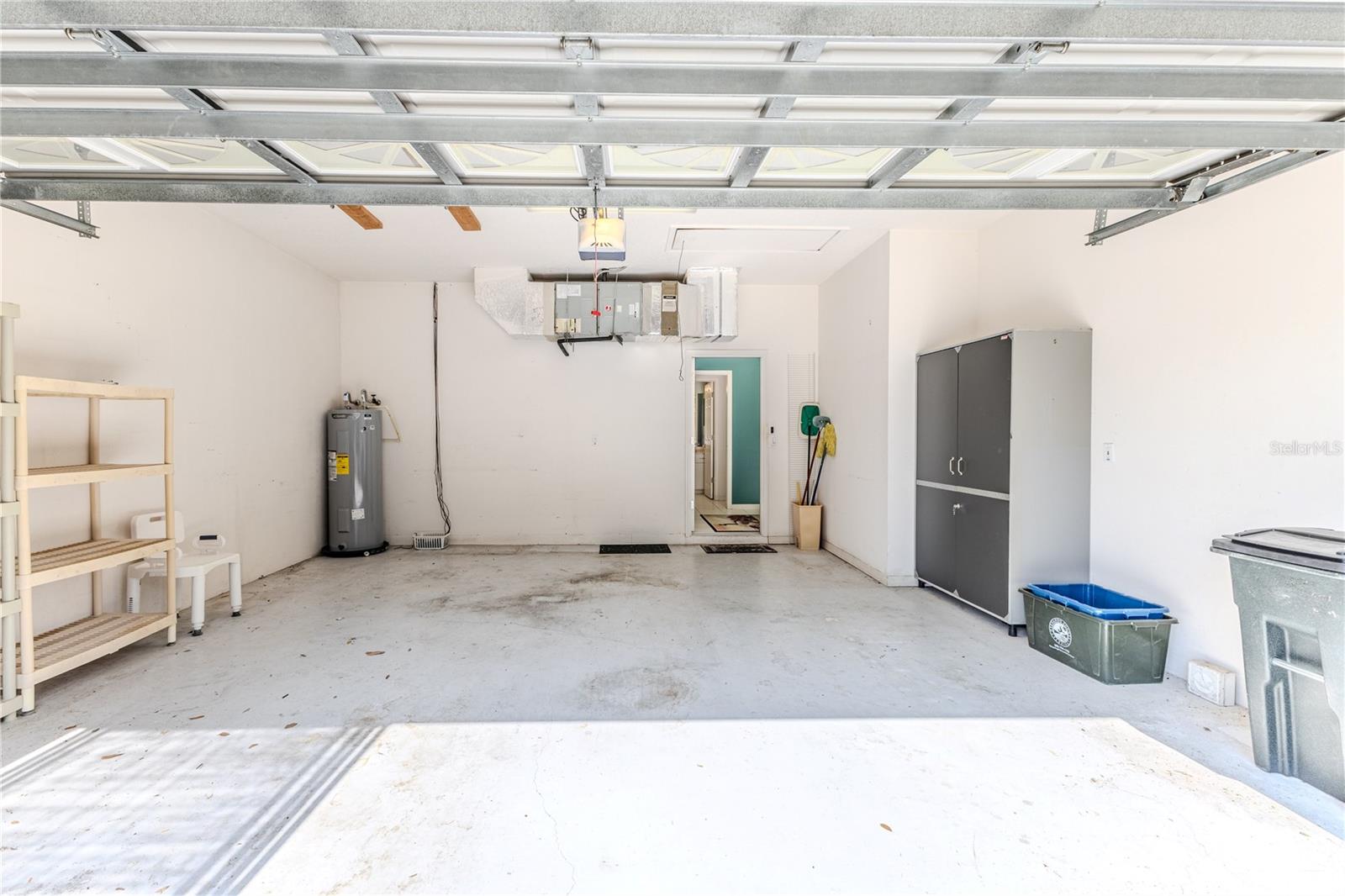 Listing photo id 41 for 15033 Middle Fairway Drive