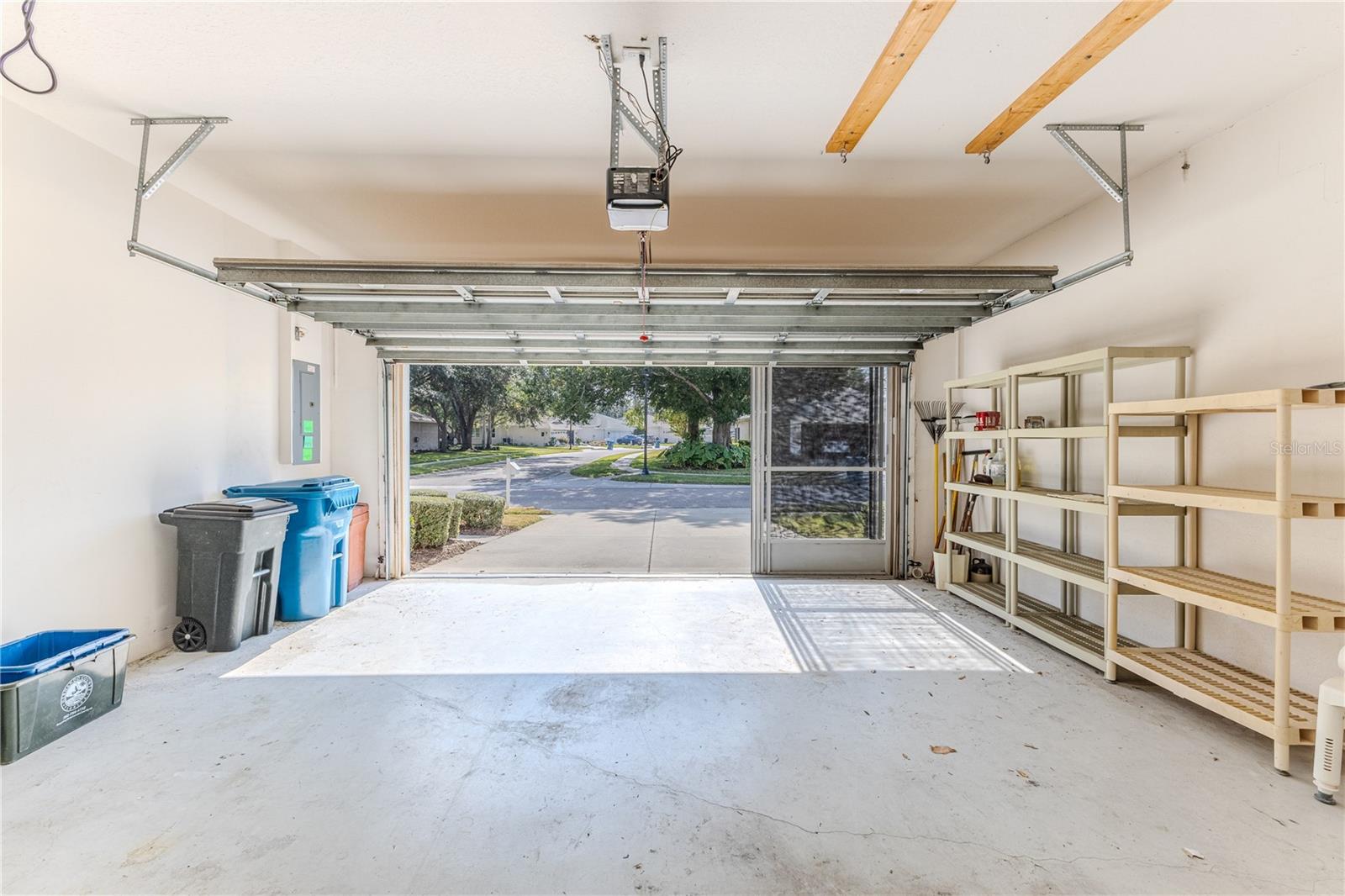 Listing photo id 42 for 15033 Middle Fairway Drive