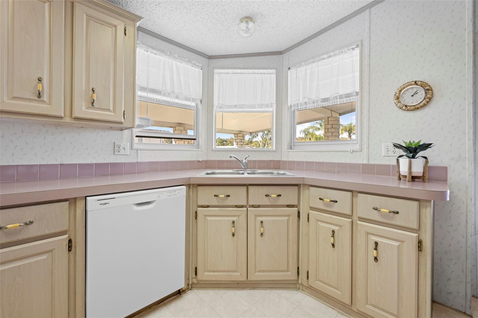 Image 20 of 36 For 5177 Forest Glenn Drive