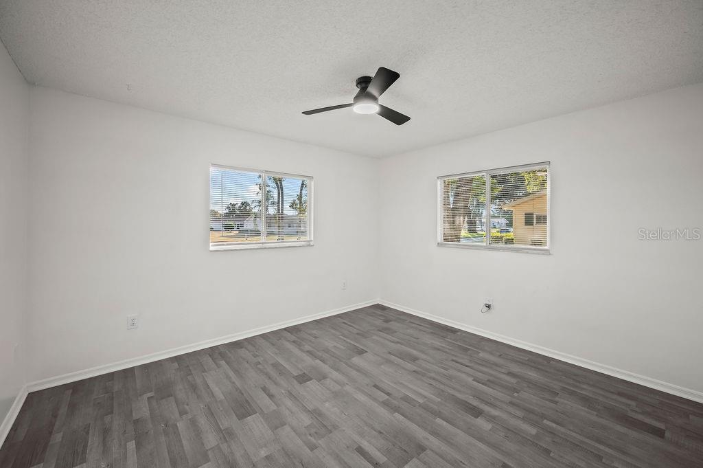 Image 13 of 25 For 10337 176th Street