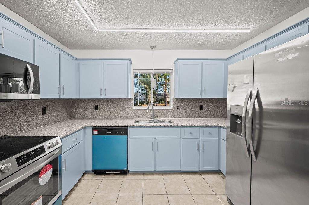 Image 6 of 25 For 10337 176th Street