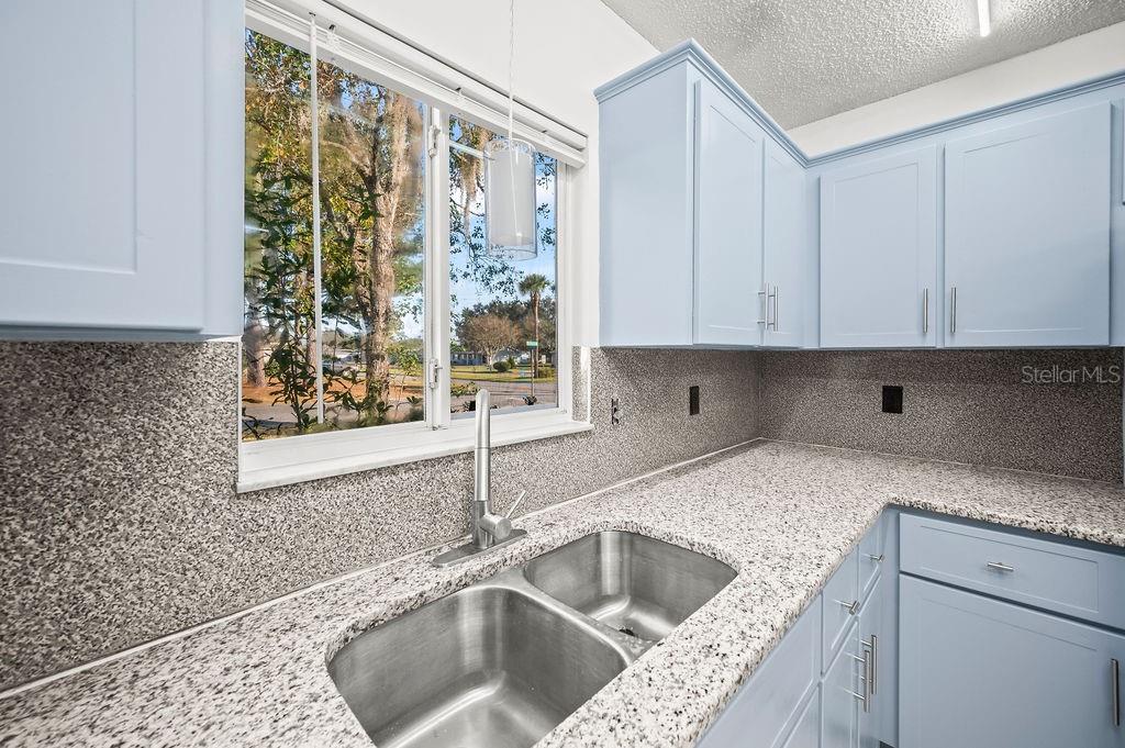 Image 8 of 25 For 10337 176th Street