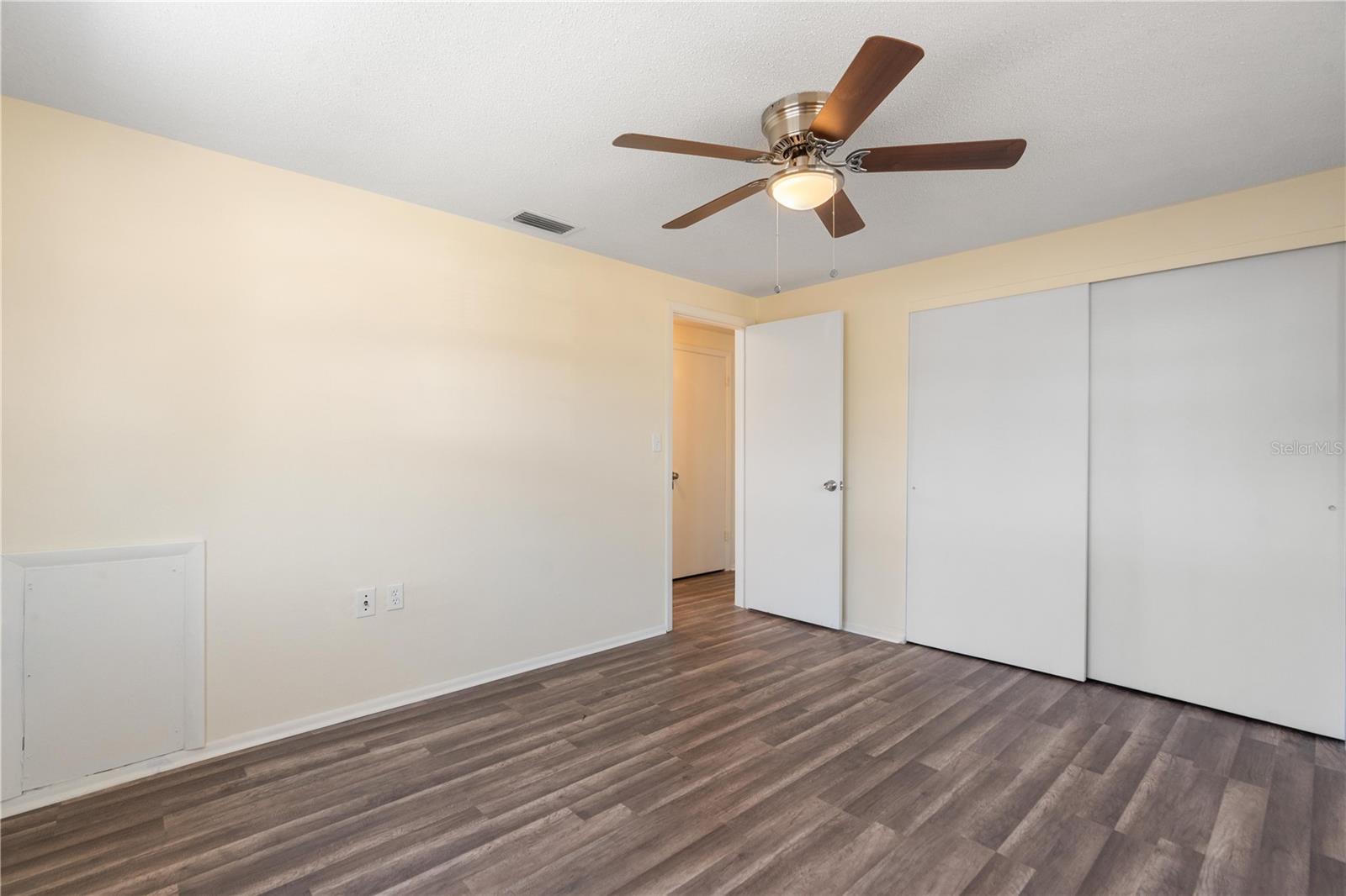 Image 11 of 27 For 7130 Fox Hollow Drive