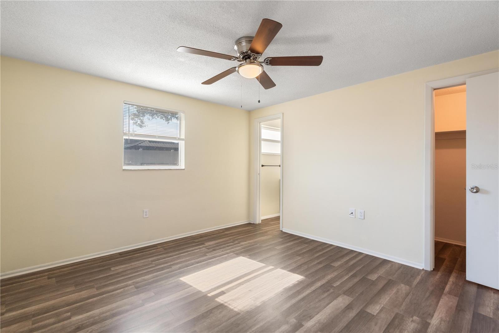 Image 14 of 27 For 7130 Fox Hollow Drive