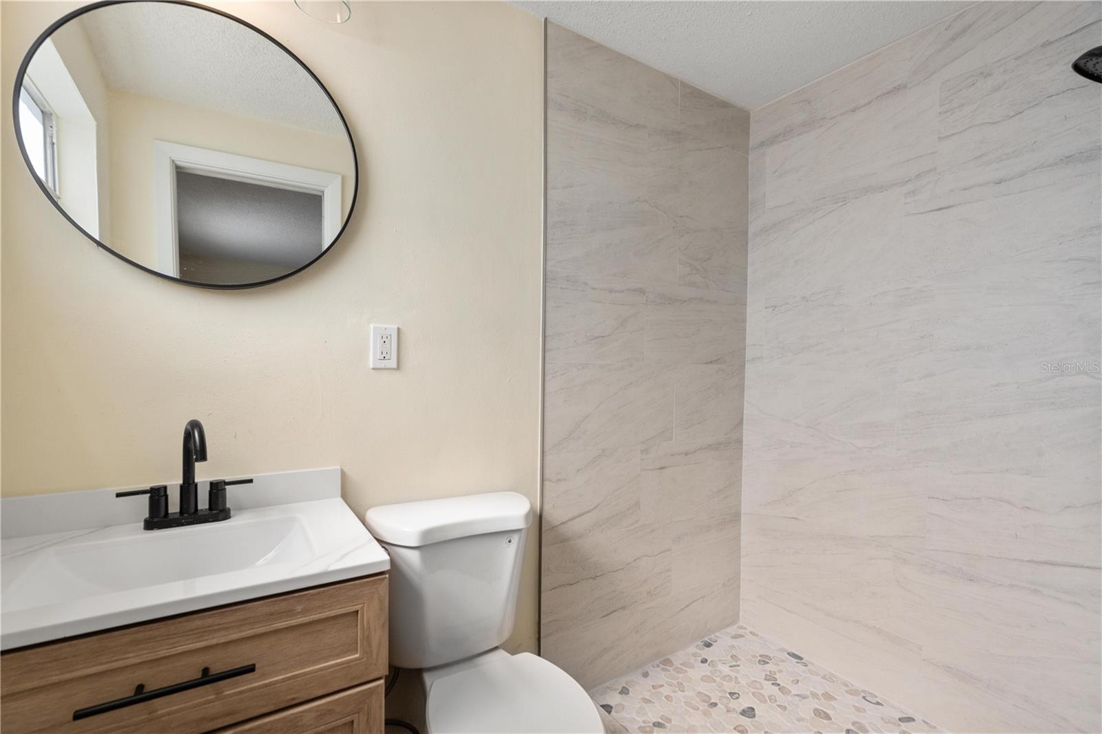 Image 17 of 27 For 7130 Fox Hollow Drive