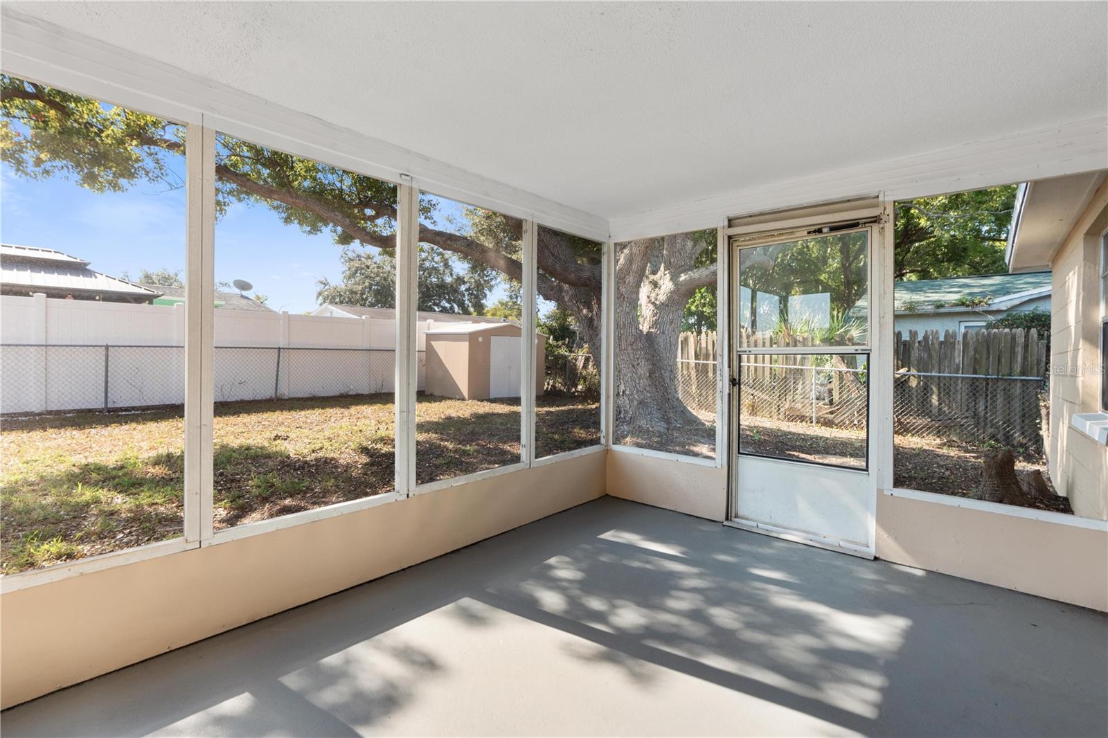 Image 19 of 27 For 7130 Fox Hollow Drive