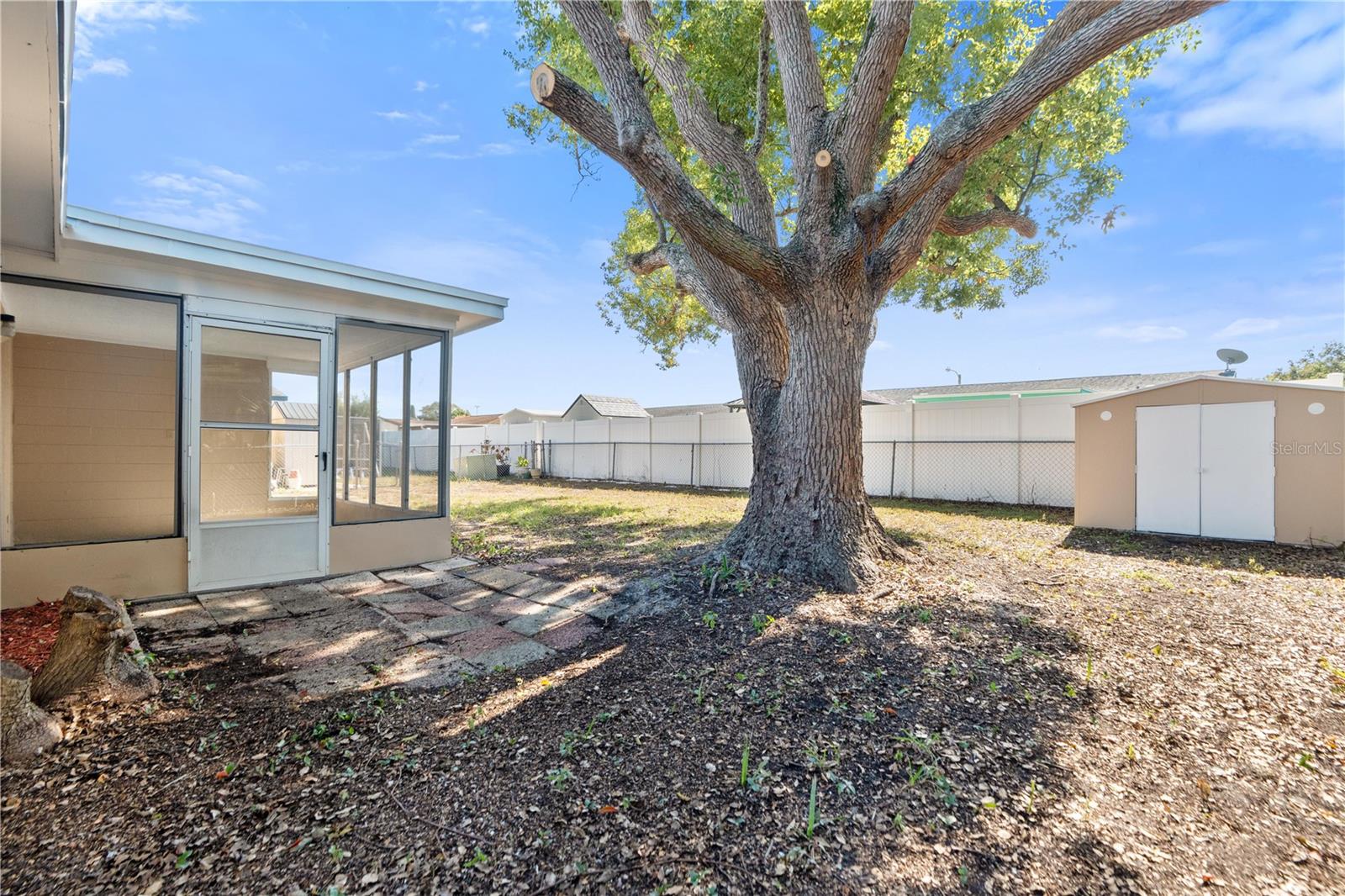 Image 23 of 27 For 7130 Fox Hollow Drive