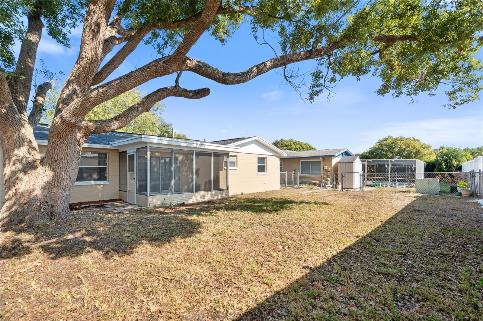 Image 24 of 27 For 7130 Fox Hollow Drive