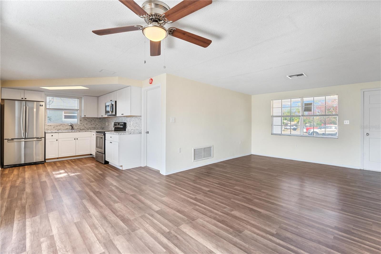 Image 5 of 27 For 7130 Fox Hollow Drive