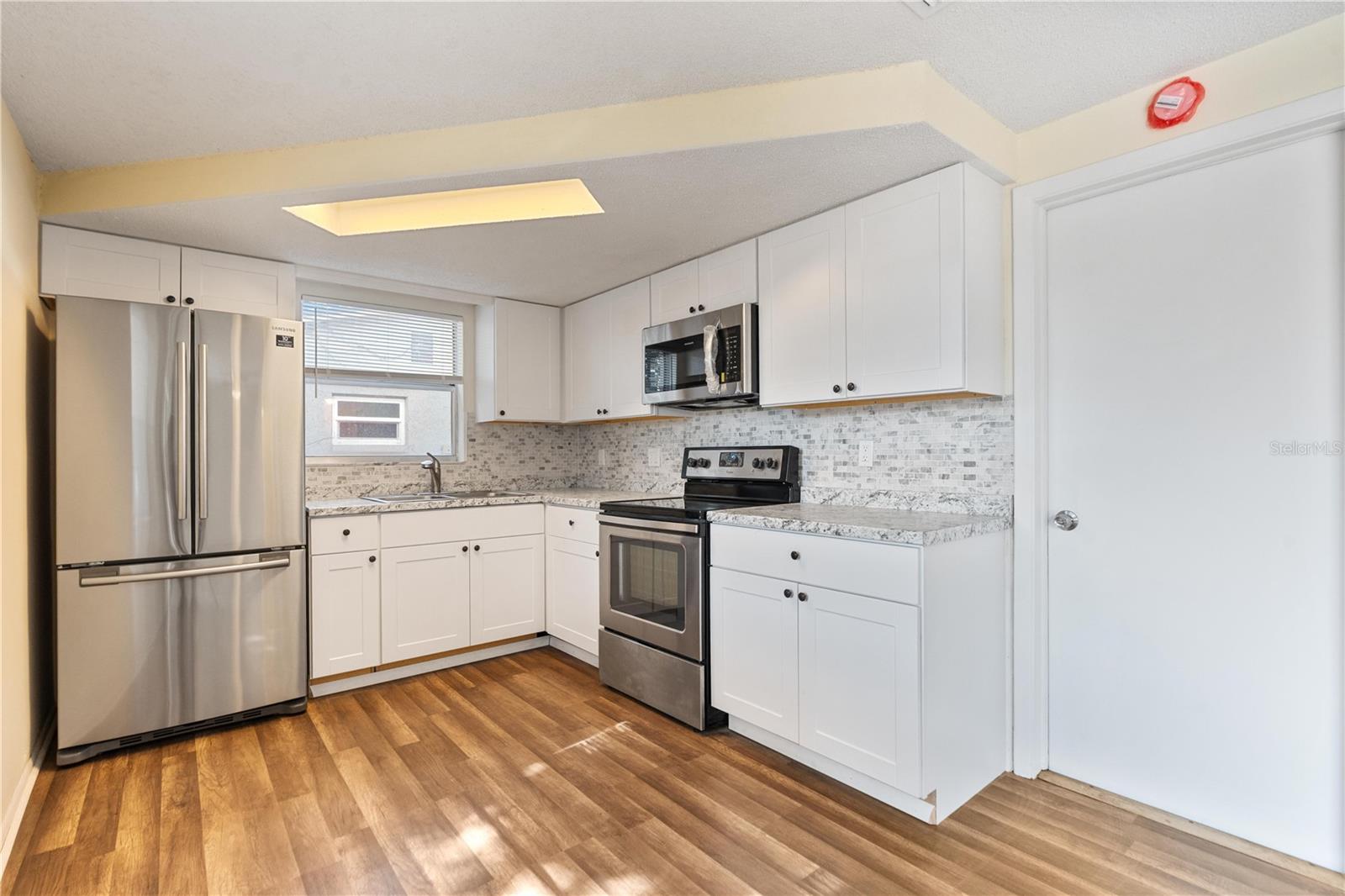 Image 7 of 27 For 7130 Fox Hollow Drive